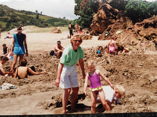 Margot på Hot Water Beach 1996